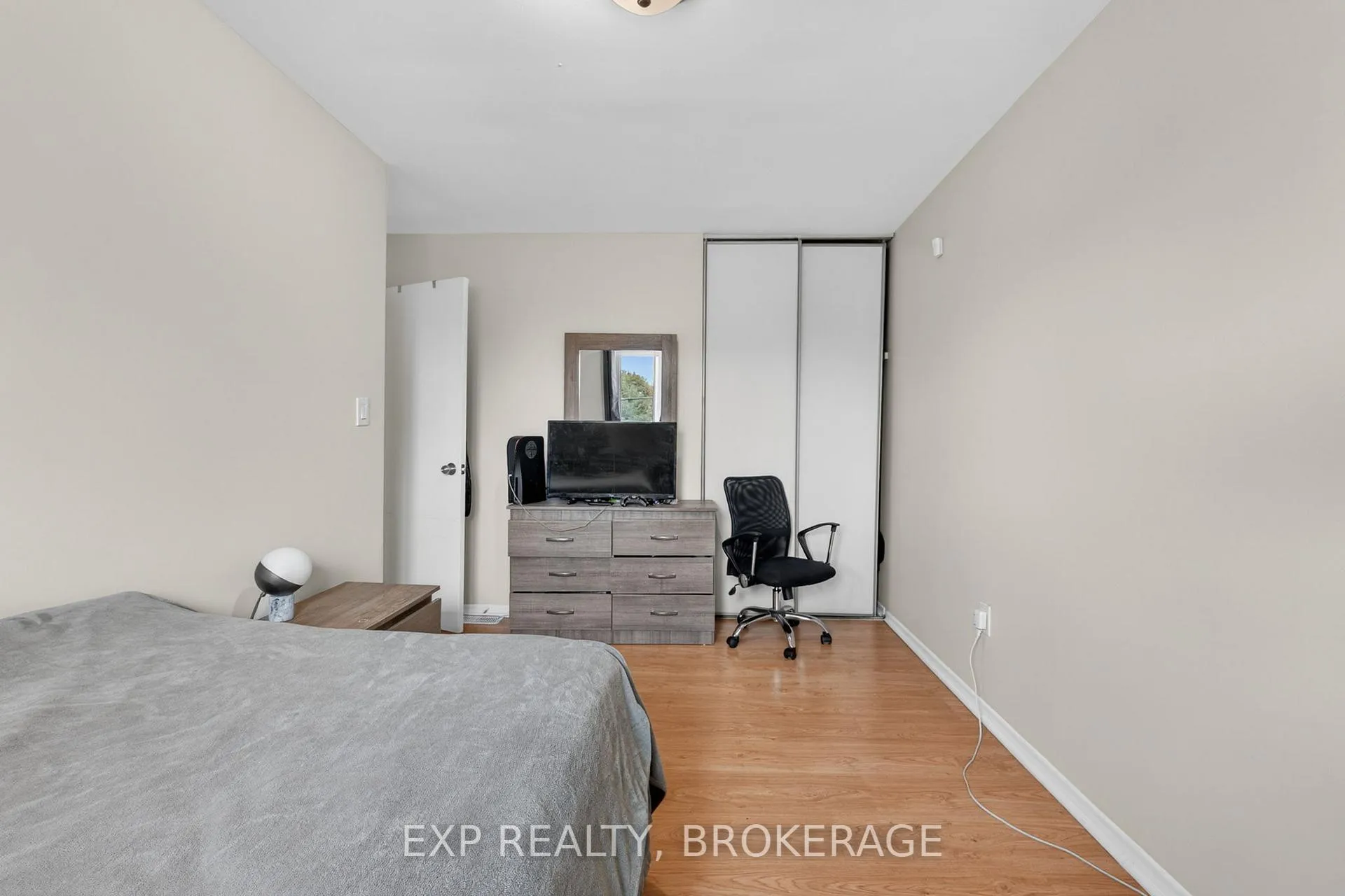 Photo 13 of 931 Oakview Avenue, Kingston, South of Taylor-Kidd Blvd — HOMEH