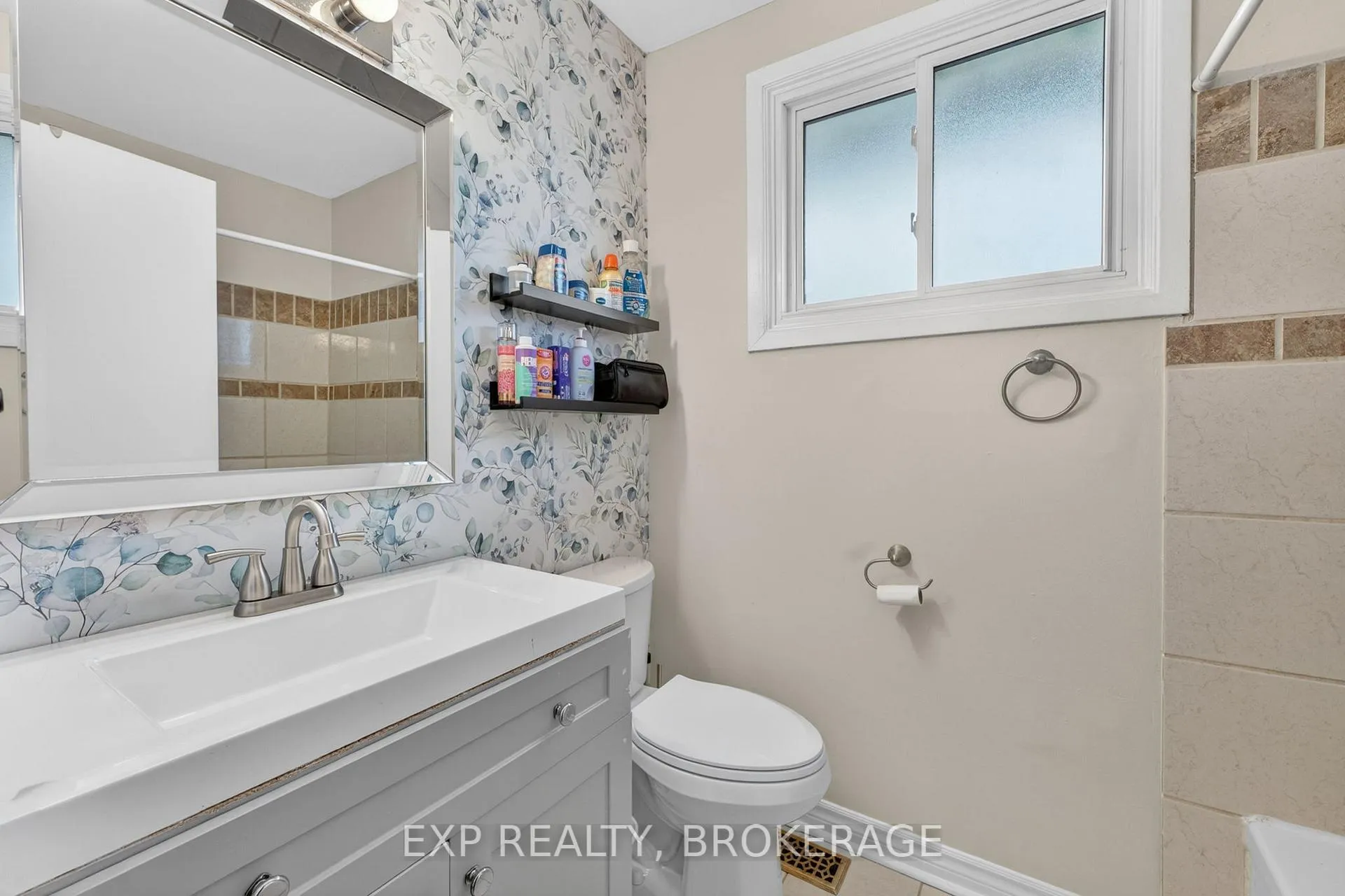 Photo 16 of 931 Oakview Avenue, Kingston, South of Taylor-Kidd Blvd — HOMEH