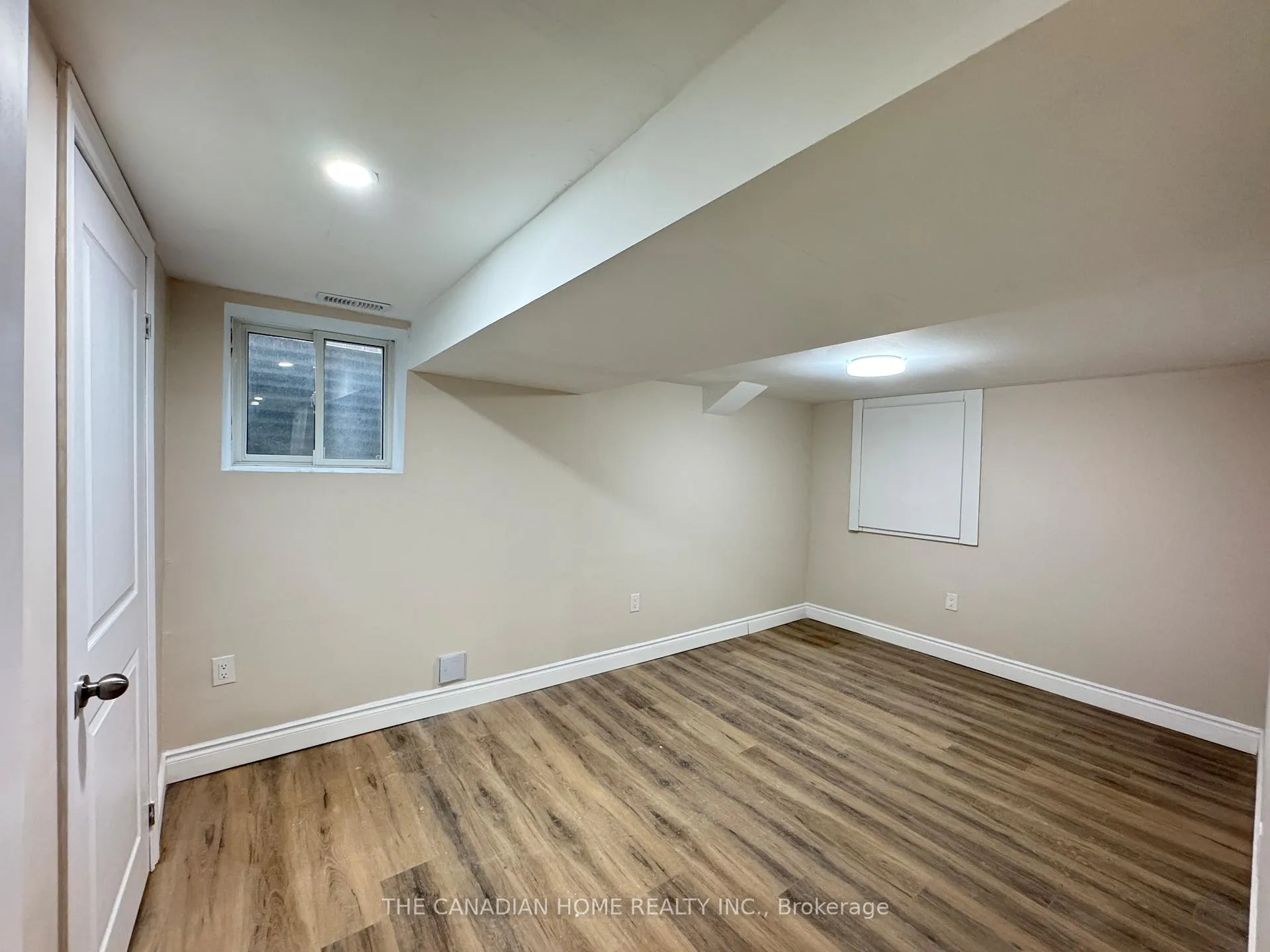 Photo 2 of 26 Dunblaine (Basement) Crescent, Brampton, Southgate — HOMEH