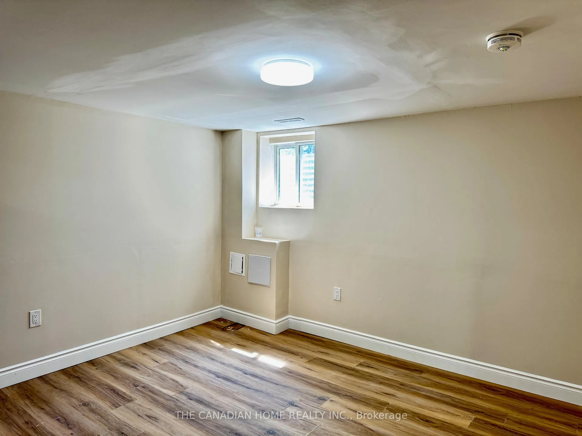 Photo 9 of 26 Dunblaine (Basement) Crescent, Brampton, Southgate — HOMEH