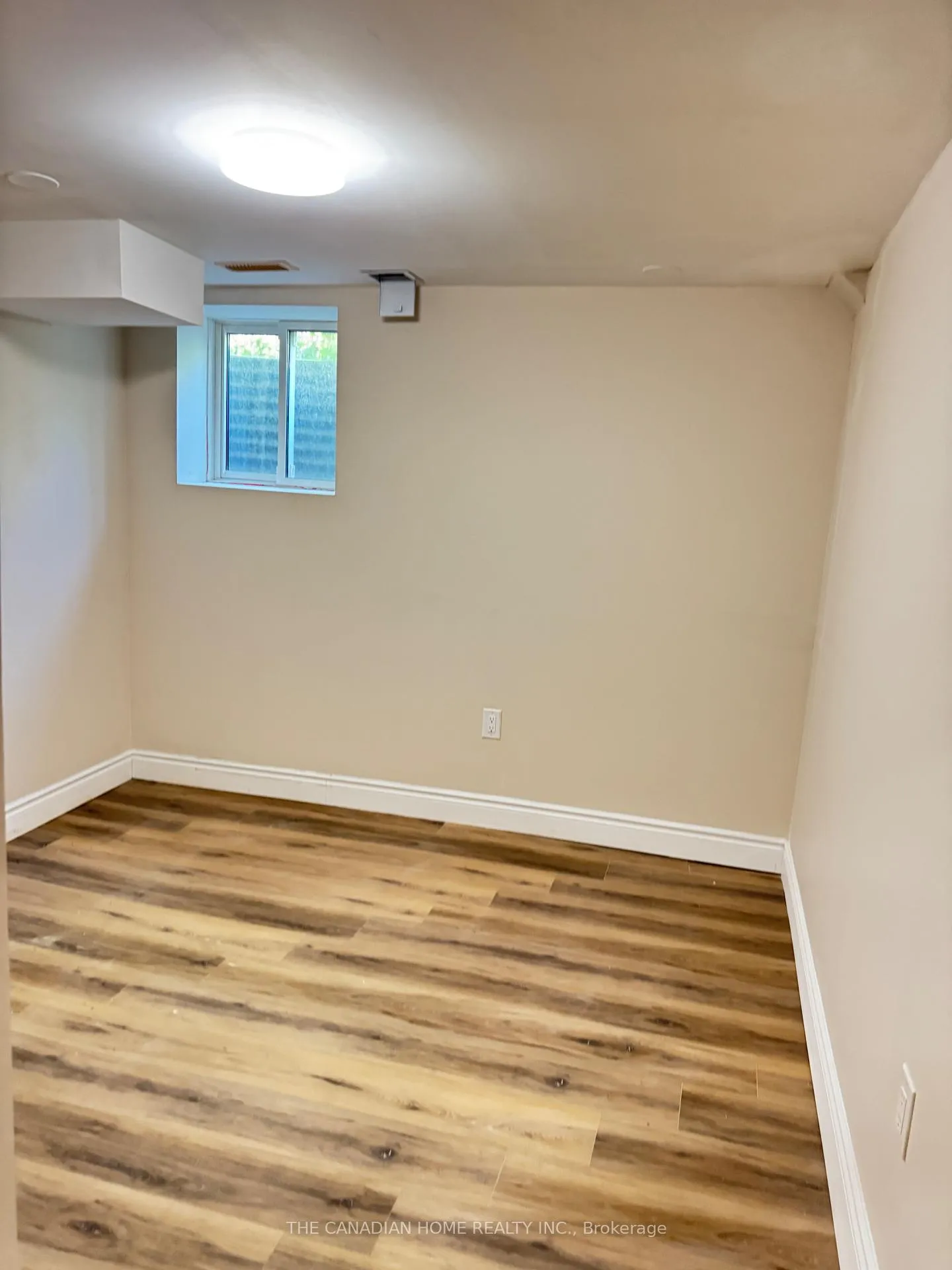 Photo 12 of 26 Dunblaine (Basement) Crescent, Brampton, Southgate — HOMEH