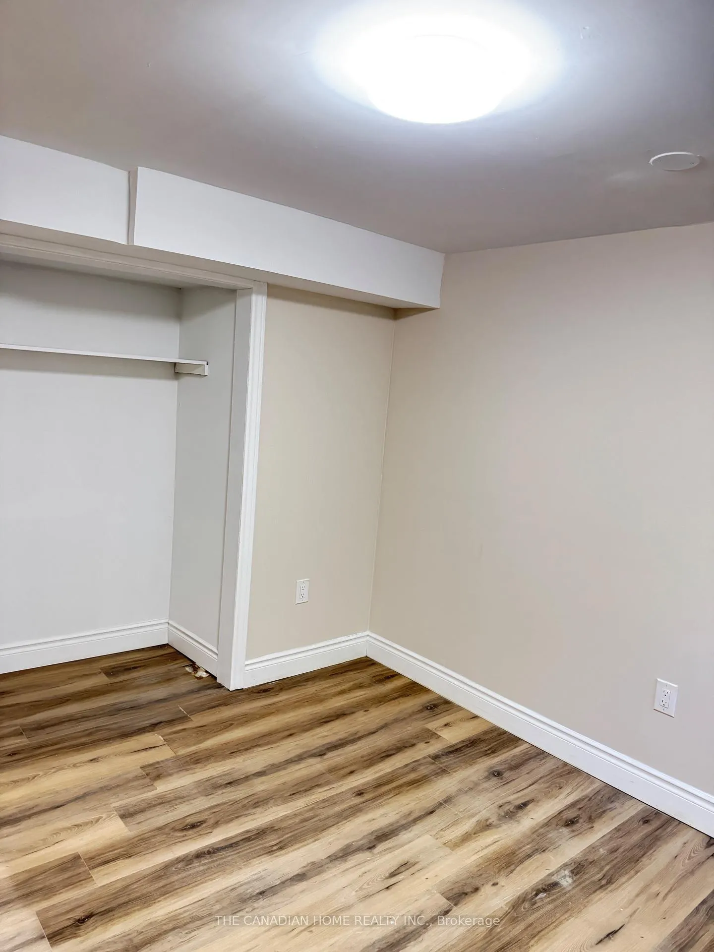 Photo 13 of 26 Dunblaine (Basement) Crescent, Brampton, Southgate — HOMEH