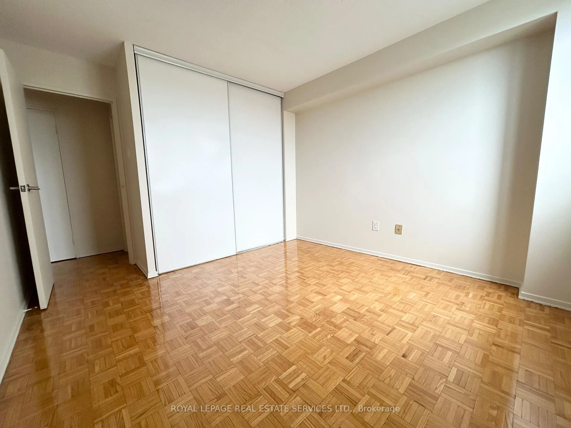 Photo 10 of Unit 1104, 16 Cedarwoods Crescent, Kitchener — HOMEH