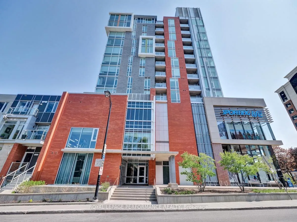 Front of Unit 1004, 118 Holmwood Avenue