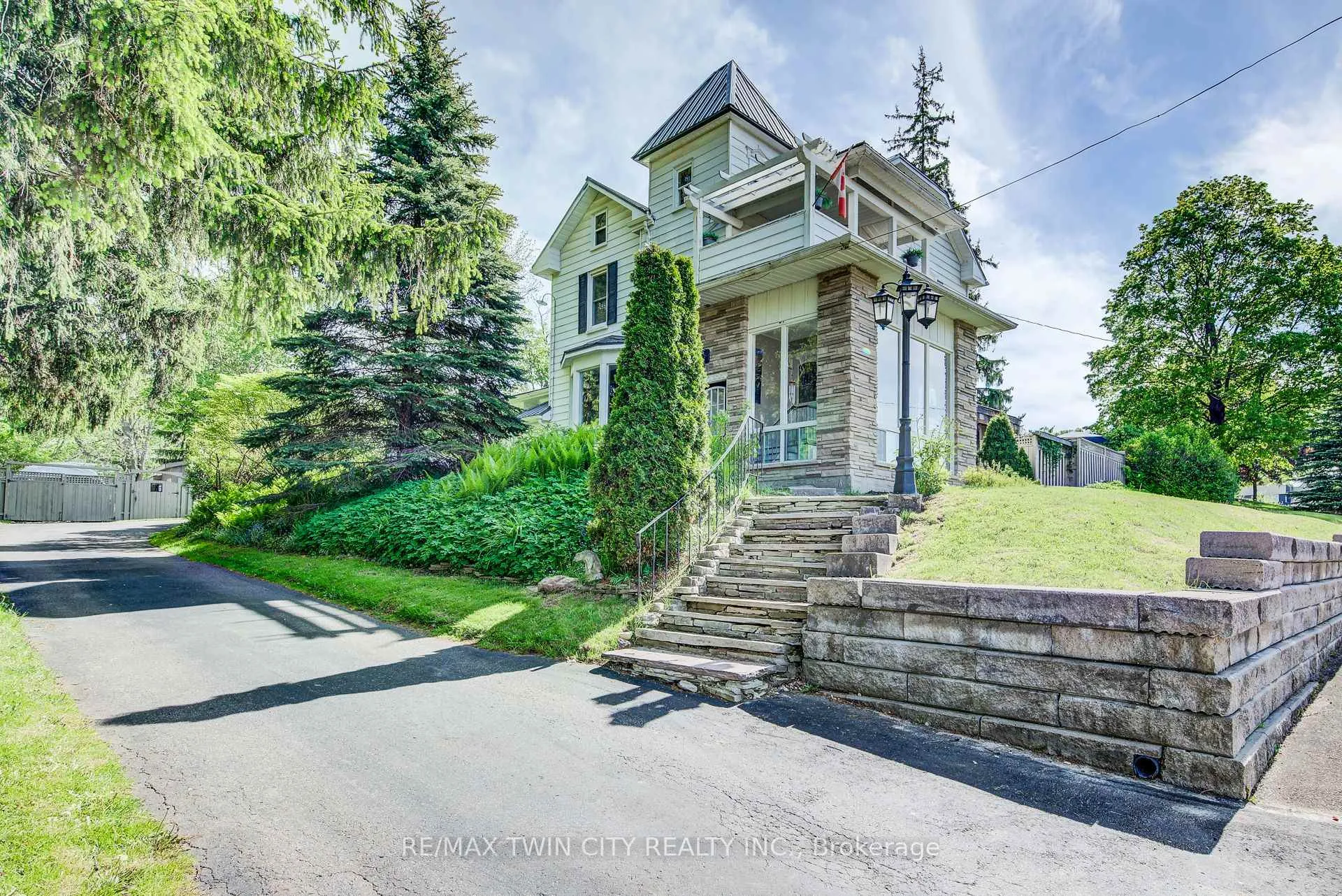 Photo 2 of 1521 Bridge Street, Wilmot, New Dundee — HOMEH