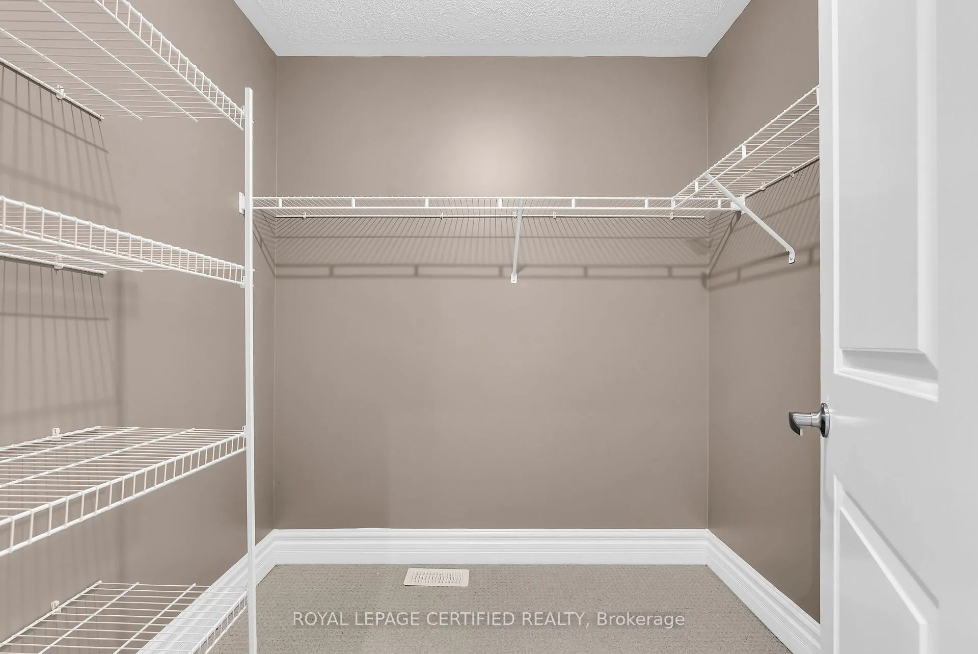 Photo 25 of 6 Cachet Court, Brampton, Credit Valley — HOMEH