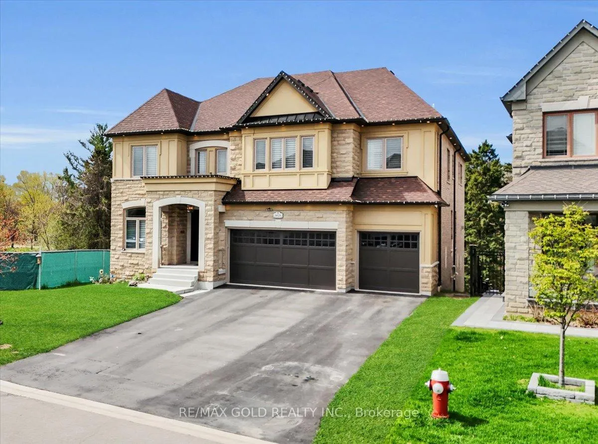 Front of 6628 Rothschild Trail W