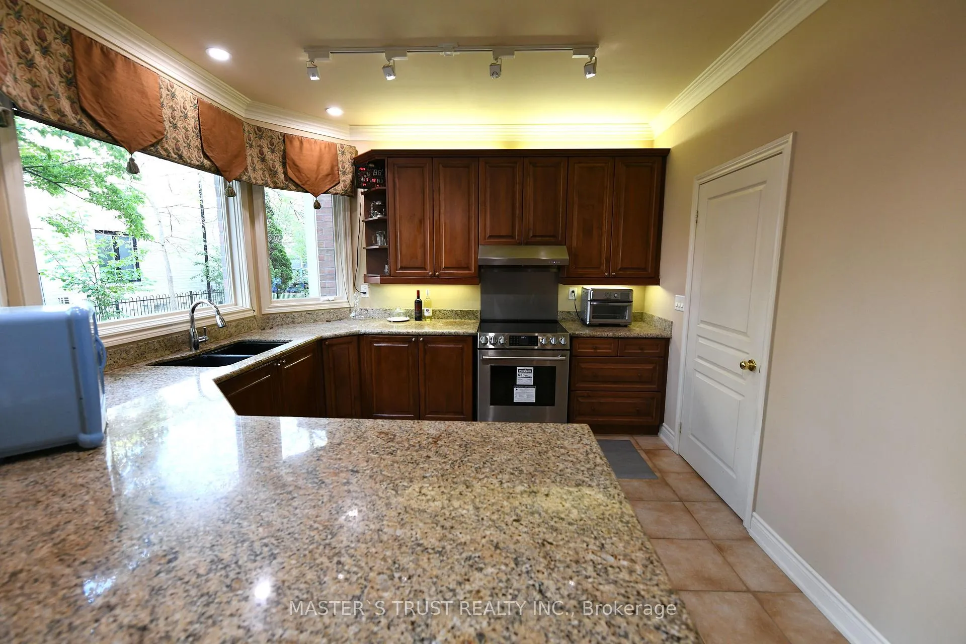 Photo 26 of 24 Majestic Drive, Markham, Berczy — HOMEH