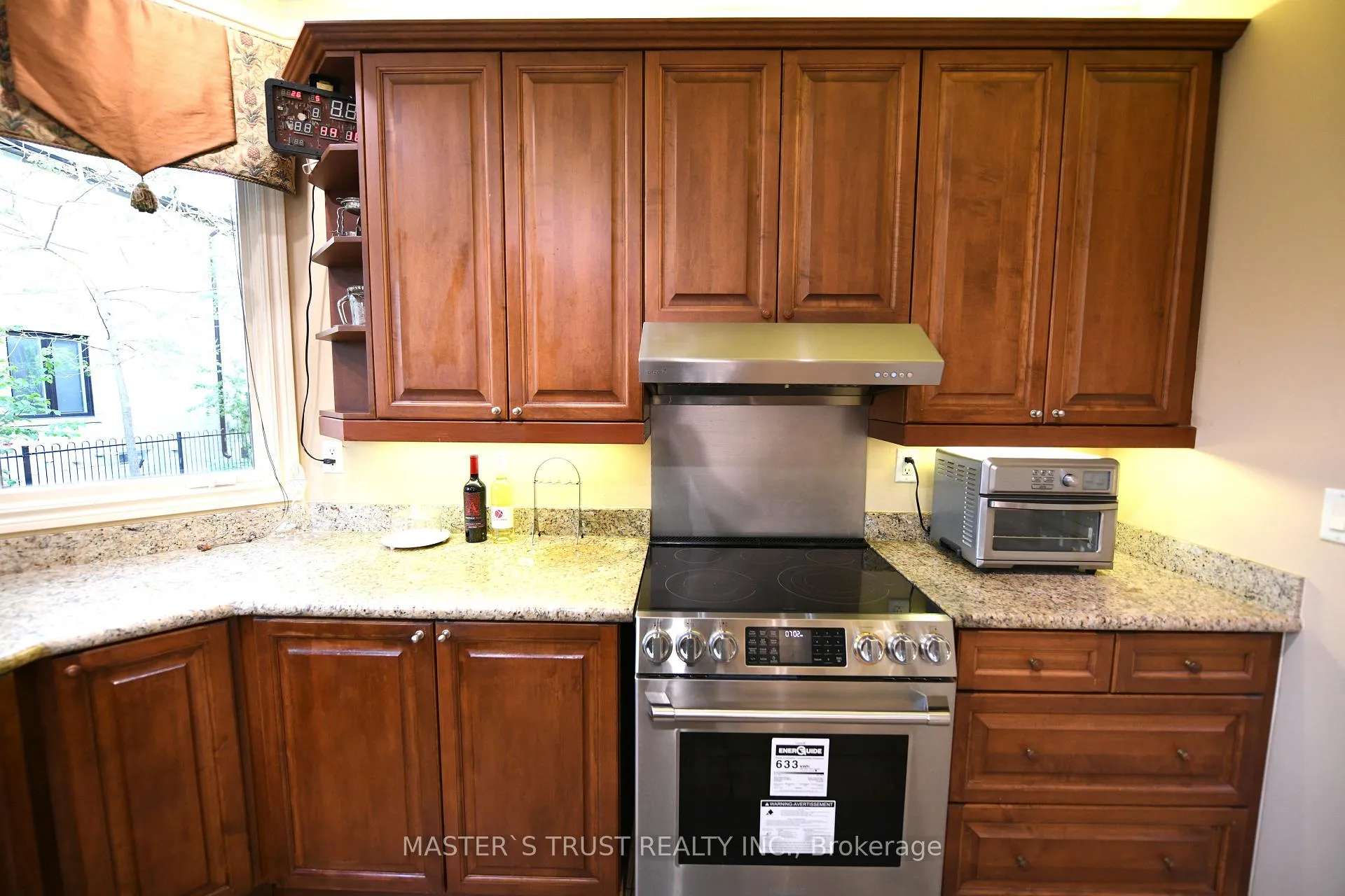 Photo 29 of 24 Majestic Drive, Markham, Berczy — HOMEH