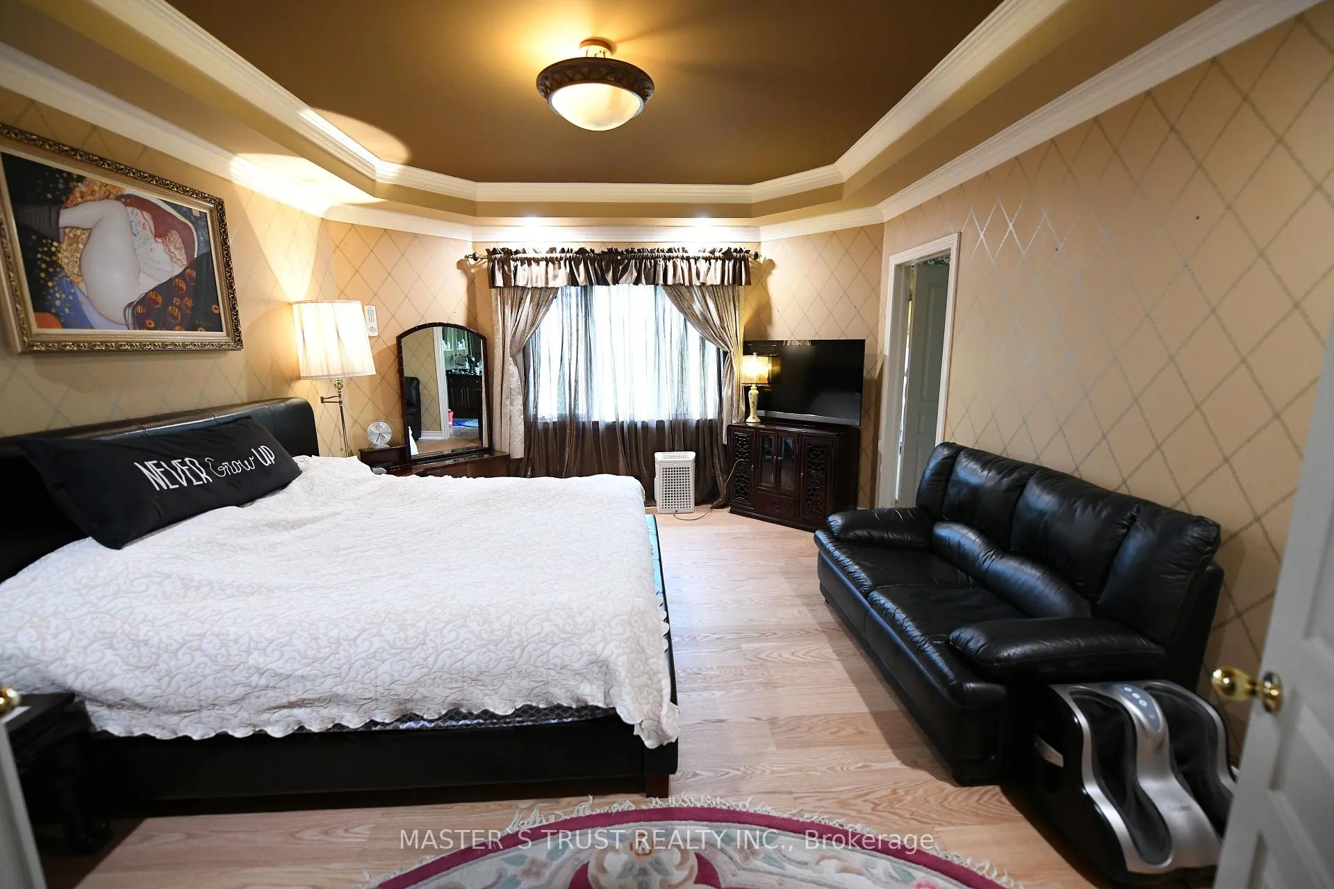 Photo 42 of 24 Majestic Drive, Markham, Berczy — HOMEH