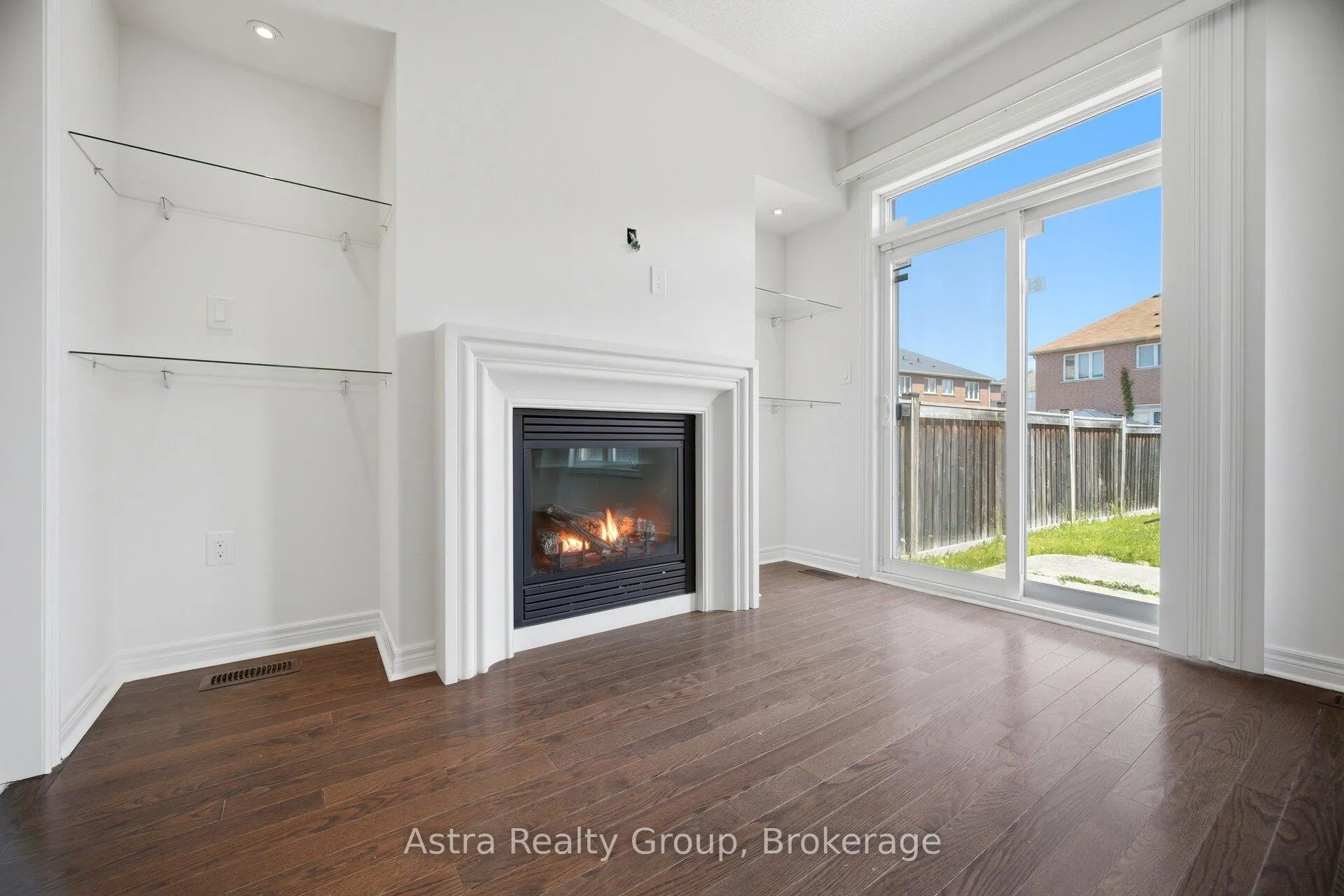 Photo 24 of 21 Lorenzo Circle, Brampton, Sandringham-Wellington — HOMEH