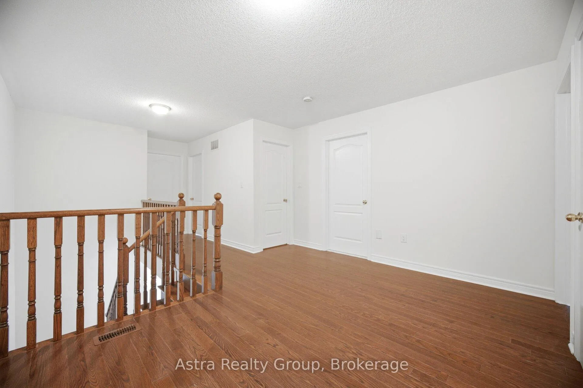 Photo 29 of 21 Lorenzo Circle, Brampton, Sandringham-Wellington — HOMEH