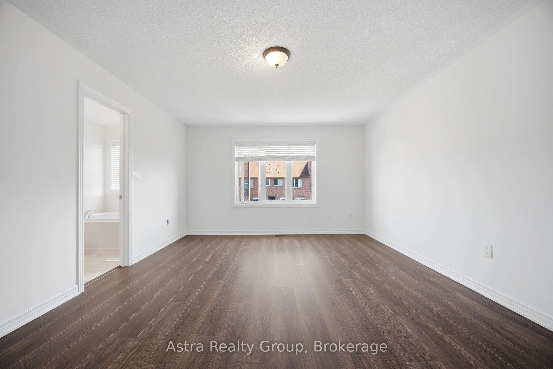 Photo 32 of 21 Lorenzo Circle, Brampton, Sandringham-Wellington — HOMEH