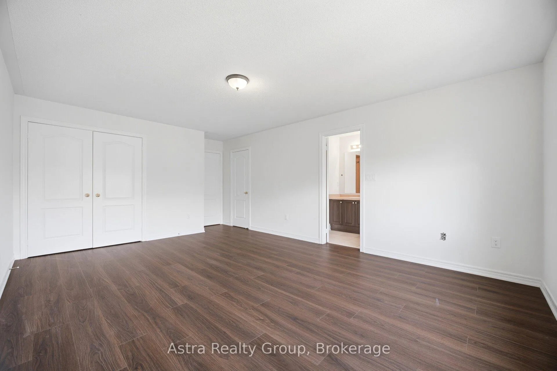 Photo 33 of 21 Lorenzo Circle, Brampton, Sandringham-Wellington — HOMEH