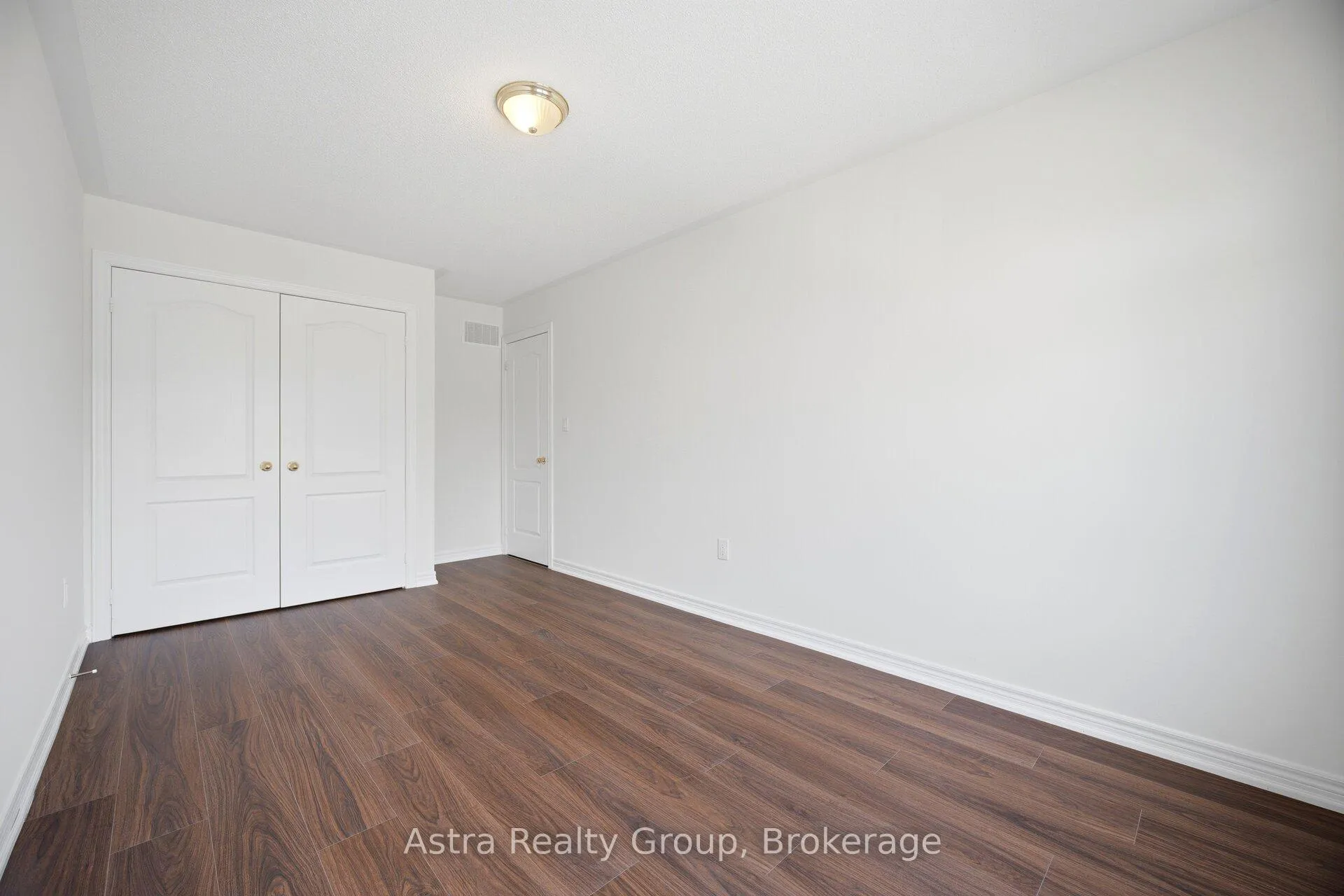 Photo 38 of 21 Lorenzo Circle, Brampton, Sandringham-Wellington — HOMEH