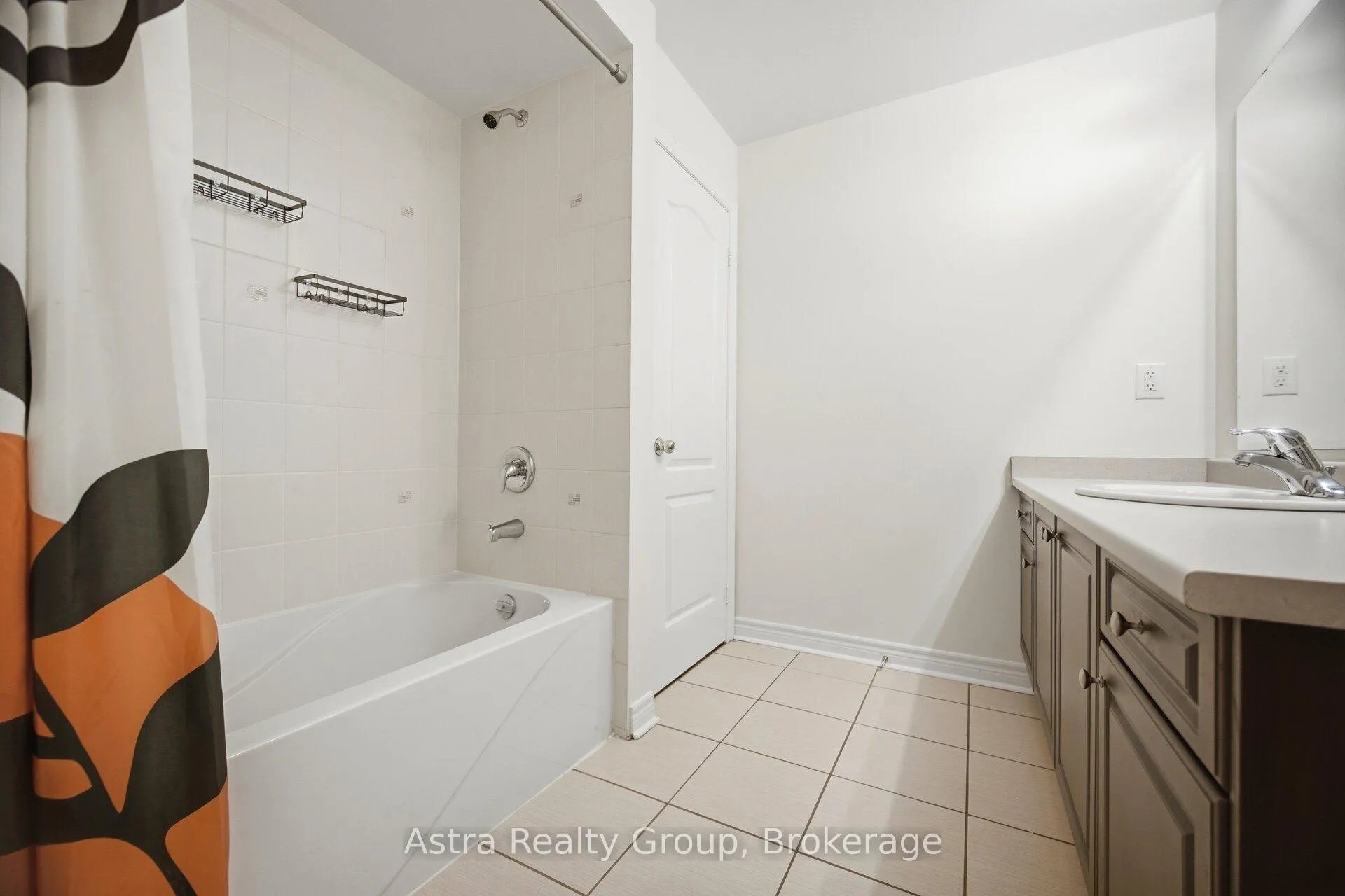 Photo 42 of 21 Lorenzo Circle, Brampton, Sandringham-Wellington — HOMEH