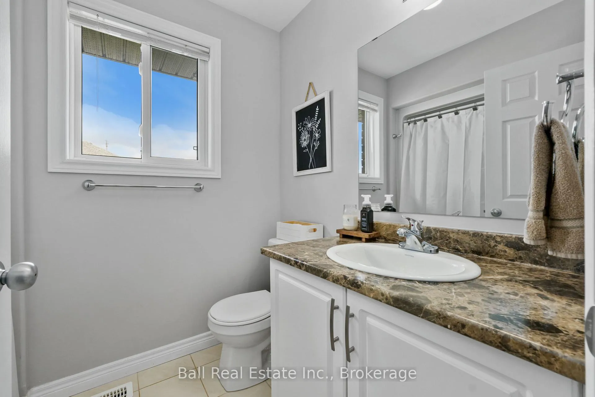 Photo 16 of 8 Darrell Drain Crescent, Asphodel-Norwood, Norwood — HOMEH