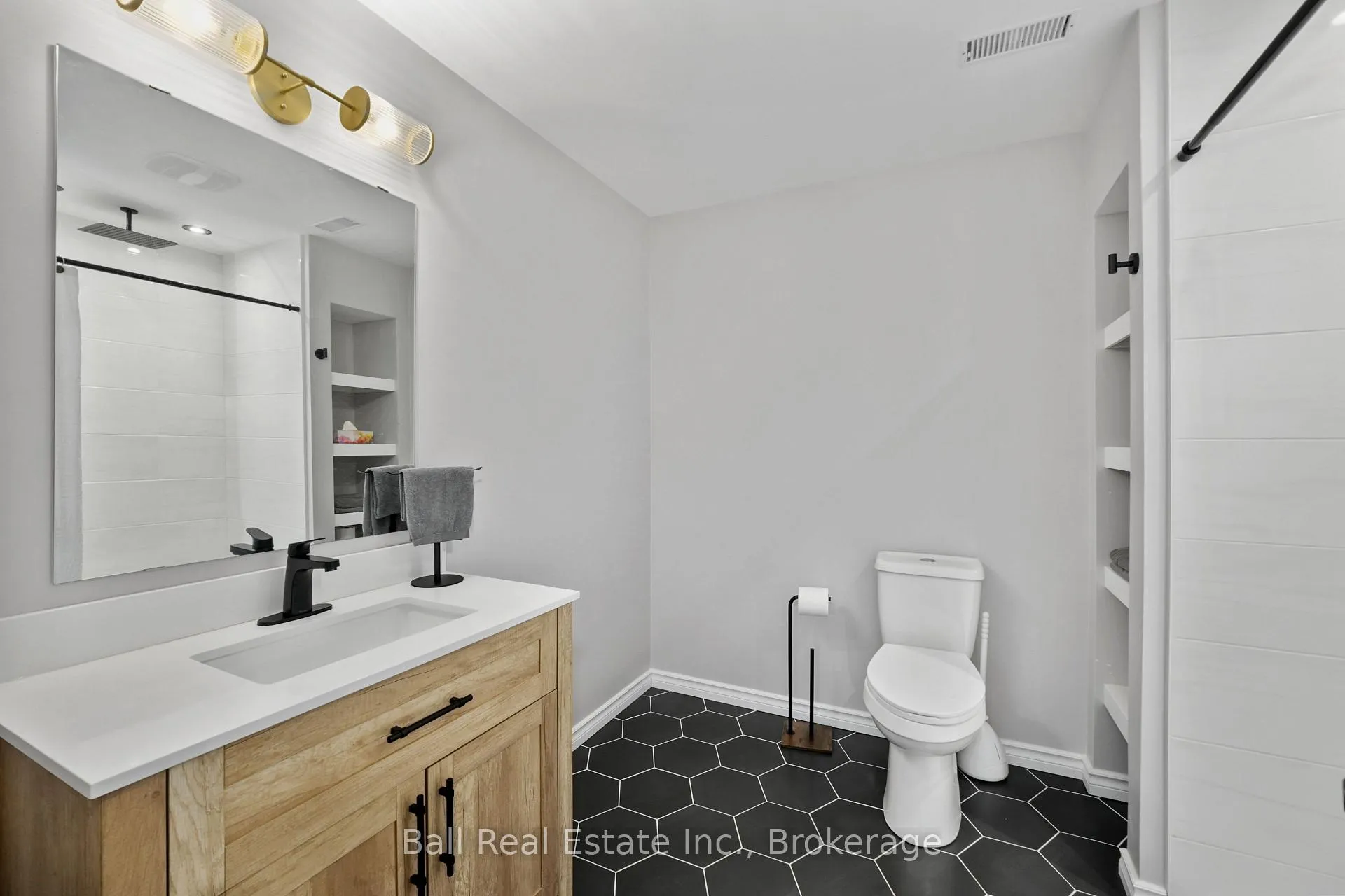 Photo 39 of 8 Darrell Drain Crescent, Asphodel-Norwood, Norwood — HOMEH