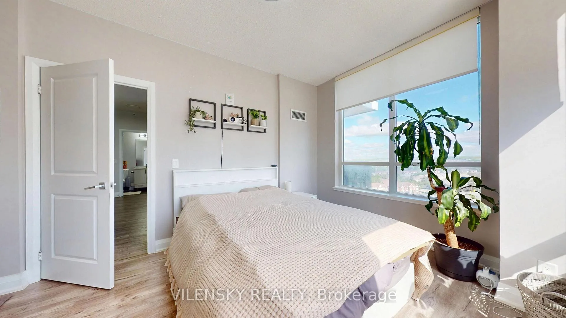 Photo 10 of Unit 1202, 75 North Park Road, Vaughan, Beverley Glen — HOMEH