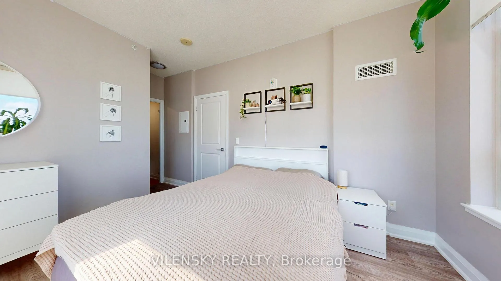 Photo 11 of Unit 1202, 75 North Park Road, Vaughan, Beverley Glen — HOMEH