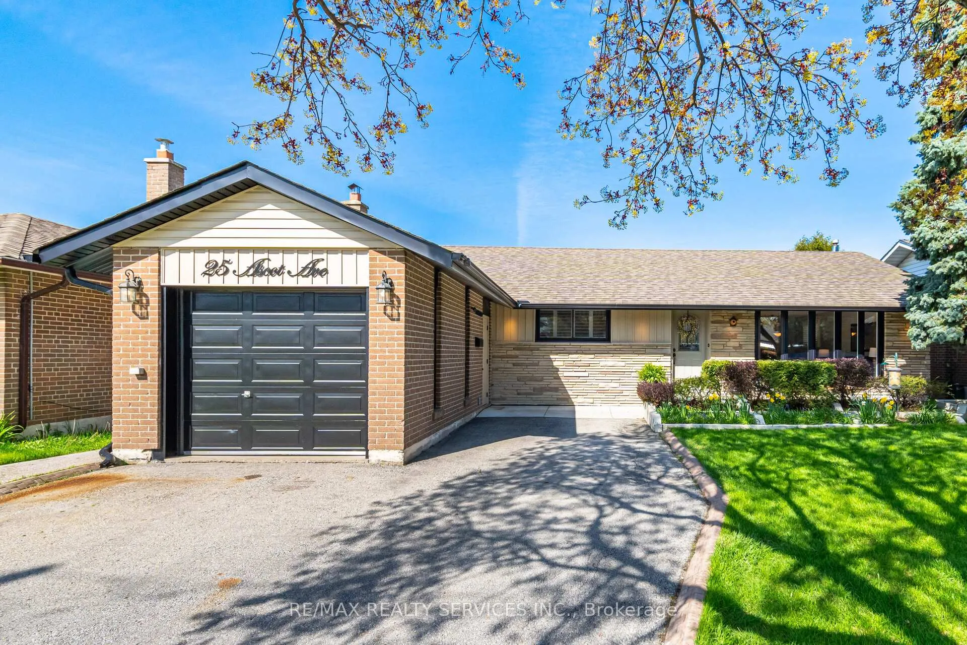 Photo 1 of 25 Ascot Avenue, Brampton, Avondale — HOMEH