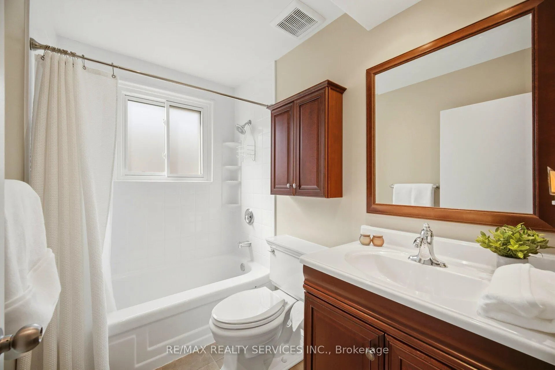 Photo 25 of 25 Ascot Avenue, Brampton, Avondale — HOMEH