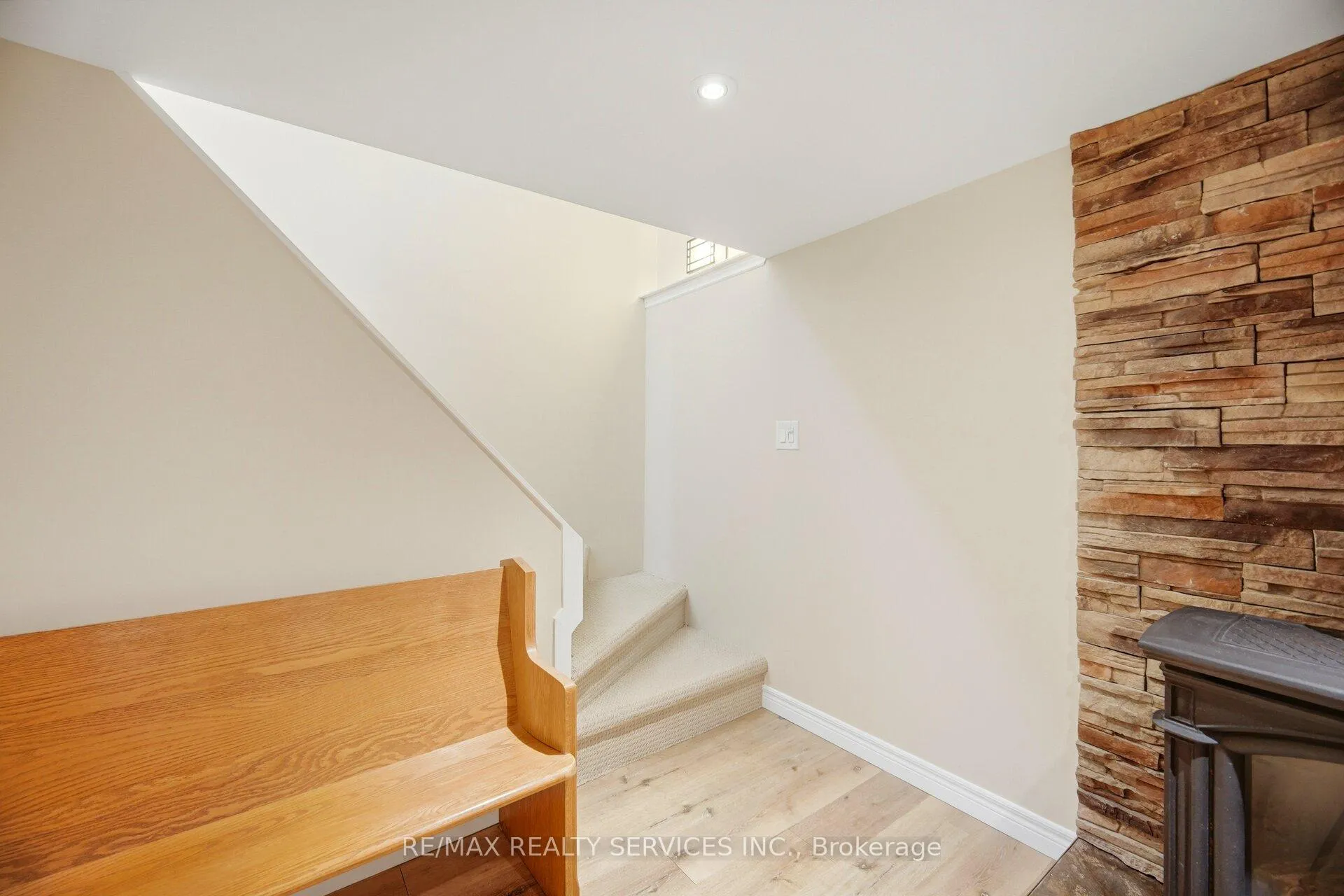Photo 28 of 25 Ascot Avenue, Brampton, Avondale — HOMEH