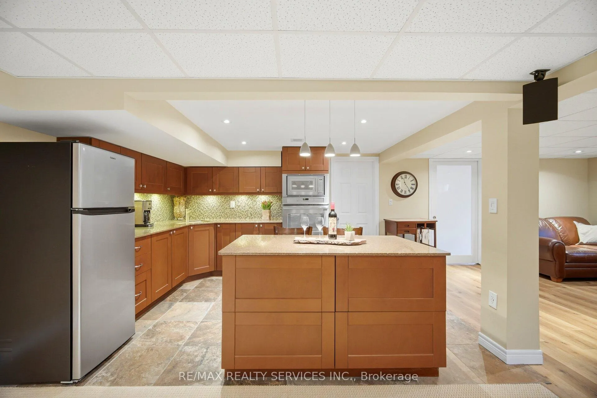 Photo 36 of 25 Ascot Avenue, Brampton, Avondale — HOMEH