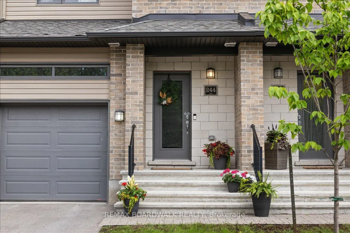 Photo 2 of 244 Munro Street, Carleton Place — HOMEH