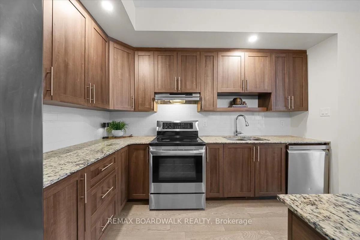 Photo 10 of 244 Munro Street, Carleton Place — HOMEH