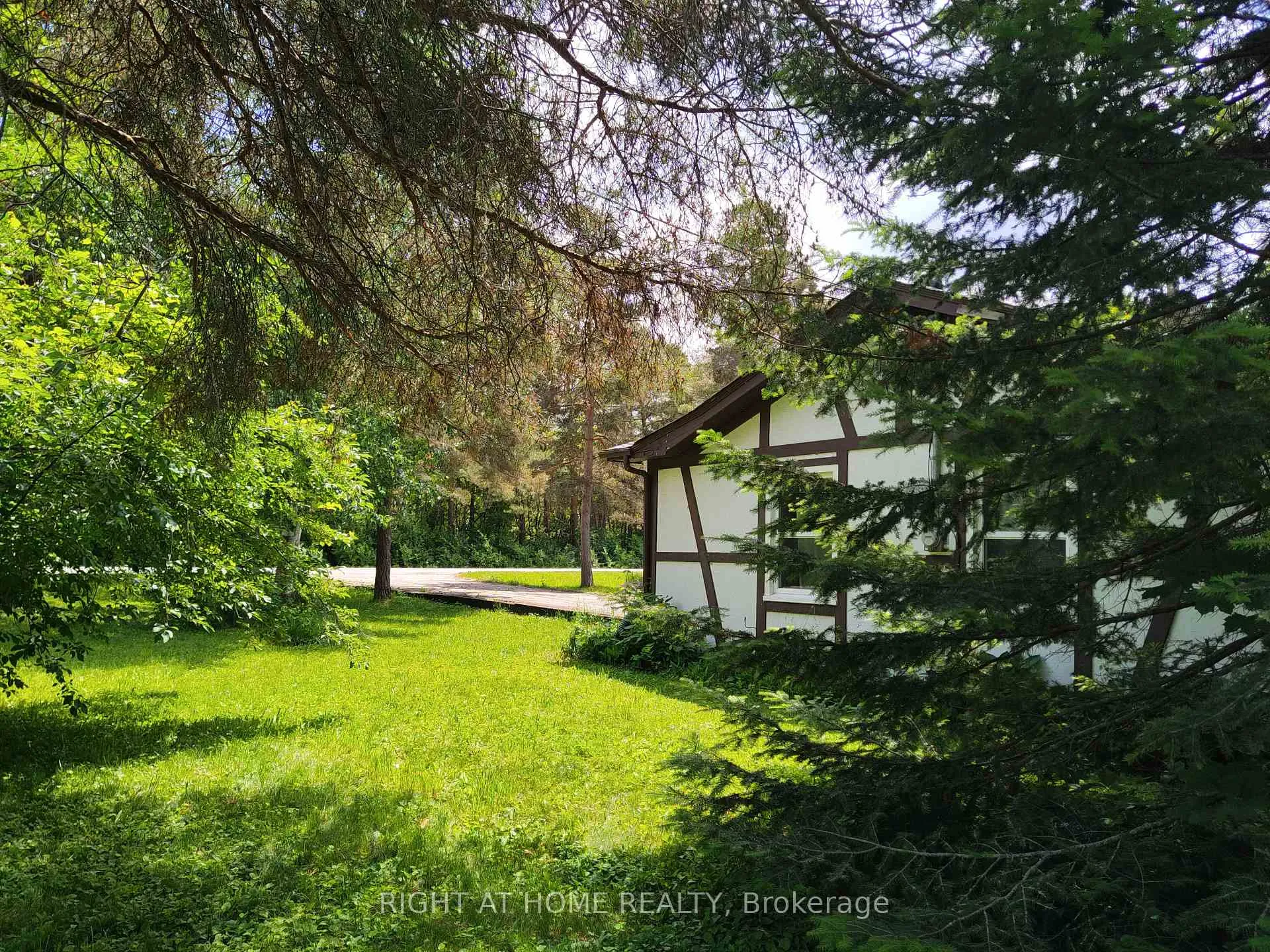 Photo 4 of 110 Ethel Park Drive, Brock, Beaverton — HOMEH