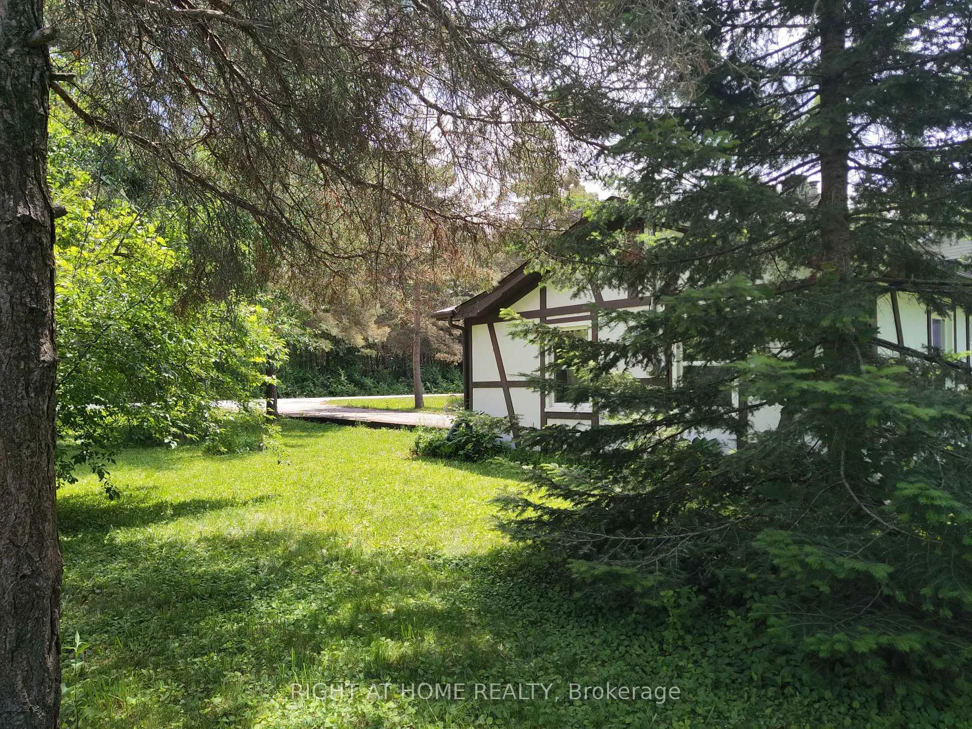 Photo 5 of 110 Ethel Park Drive, Brock, Beaverton — HOMEH