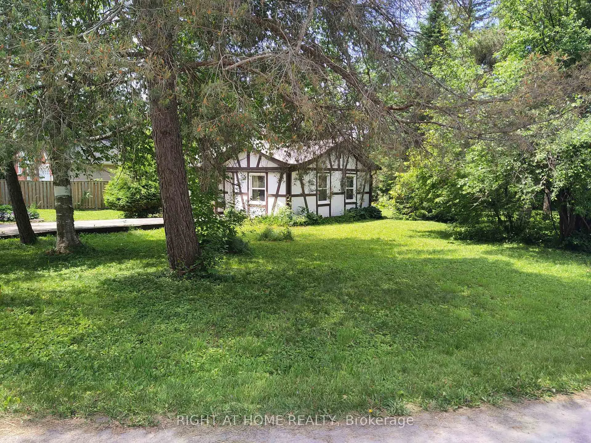 Photo 17 of 110 Ethel Park Drive, Brock, Beaverton — HOMEH