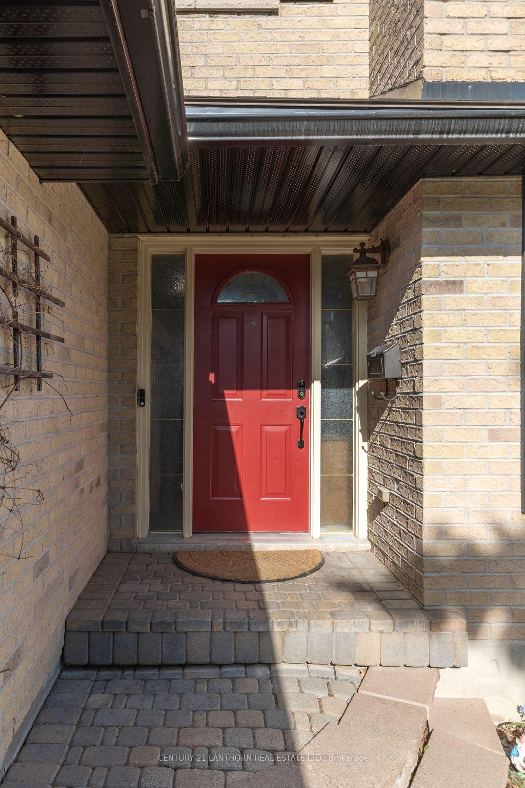 Photo 3 of 25 Brimley Court, Belleville, Belleville Ward — HOMEH