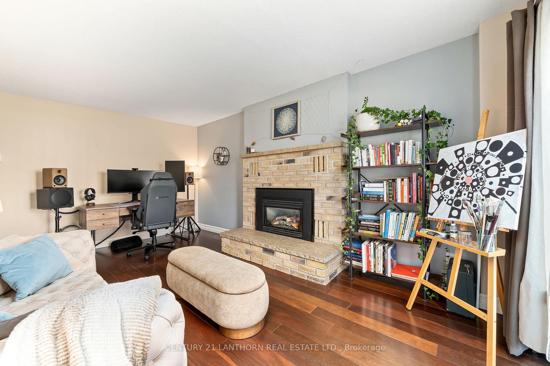 Photo 7 of 25 Brimley Court, Belleville, Belleville Ward — HOMEH
