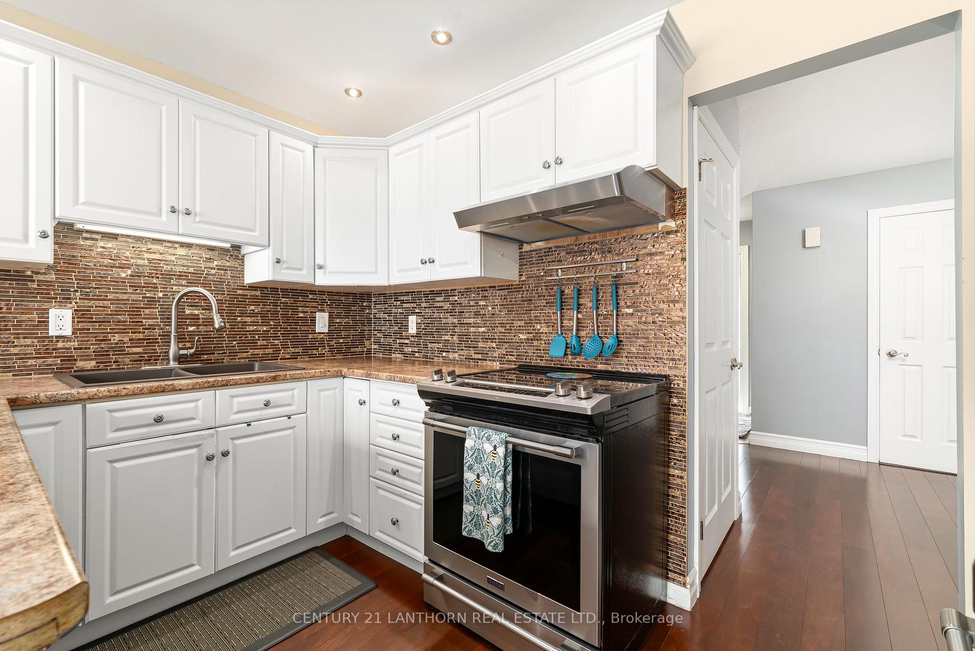 Photo 12 of 25 Brimley Court, Belleville, Belleville Ward — HOMEH