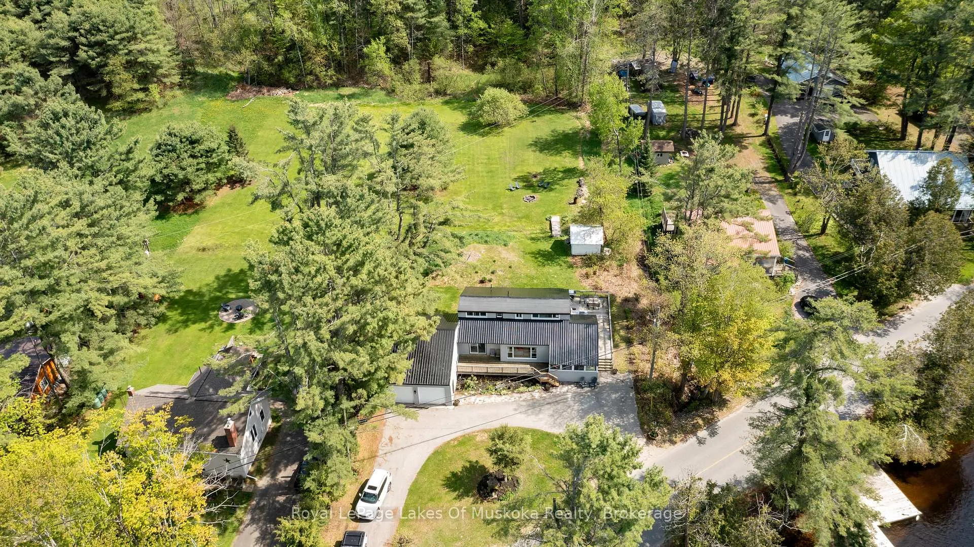 Photo 2 of 204 Beaumont Drive, Bracebridge, Muskoka (N) — HOMEH