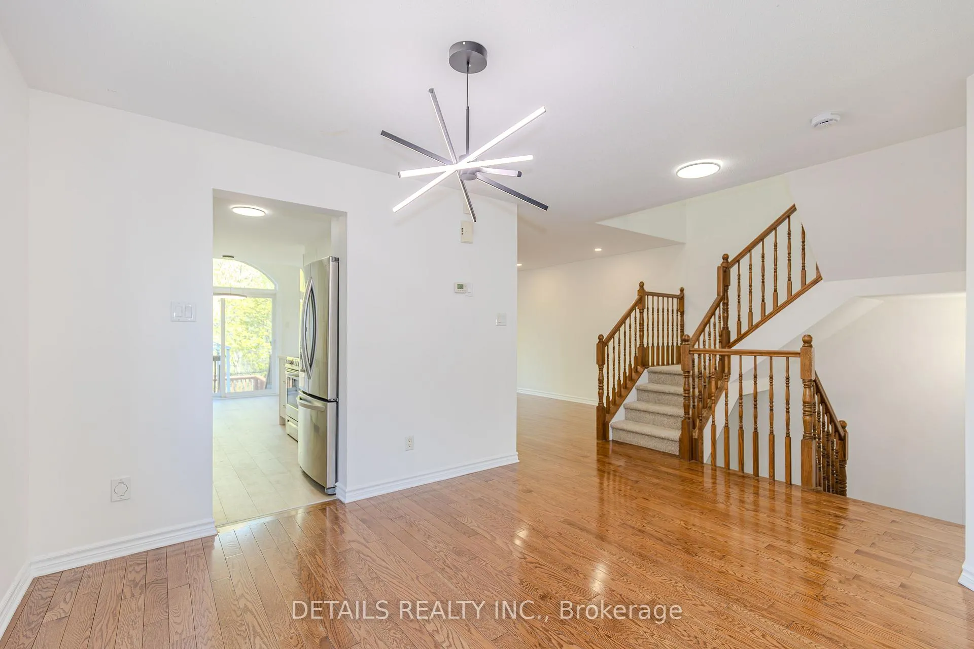 Photo 8 of 134 Tacom Circle, Ottawa, Barrhaven - Strandherd — HOMEH