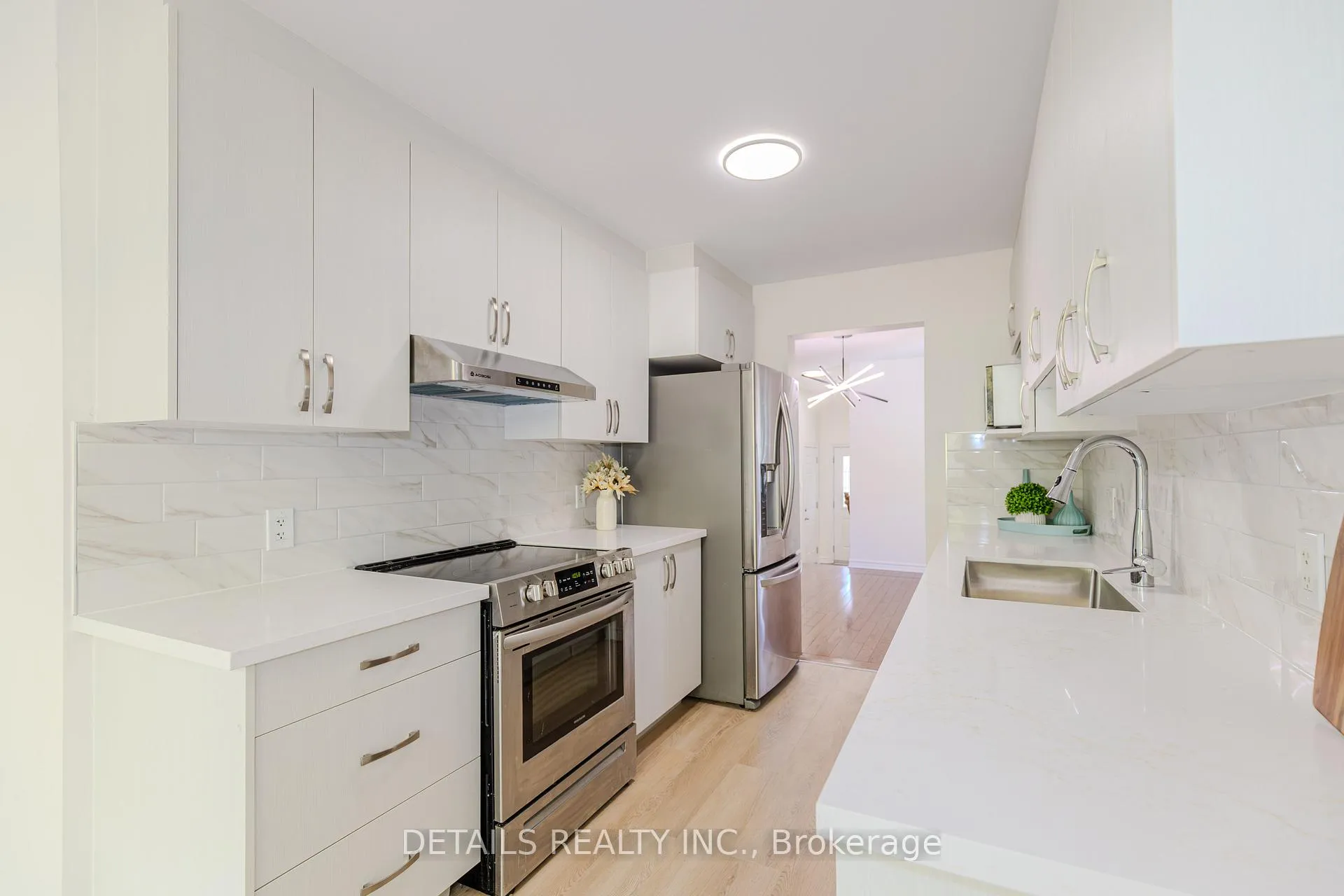 Photo 12 of 134 Tacom Circle, Ottawa, Barrhaven - Strandherd — HOMEH