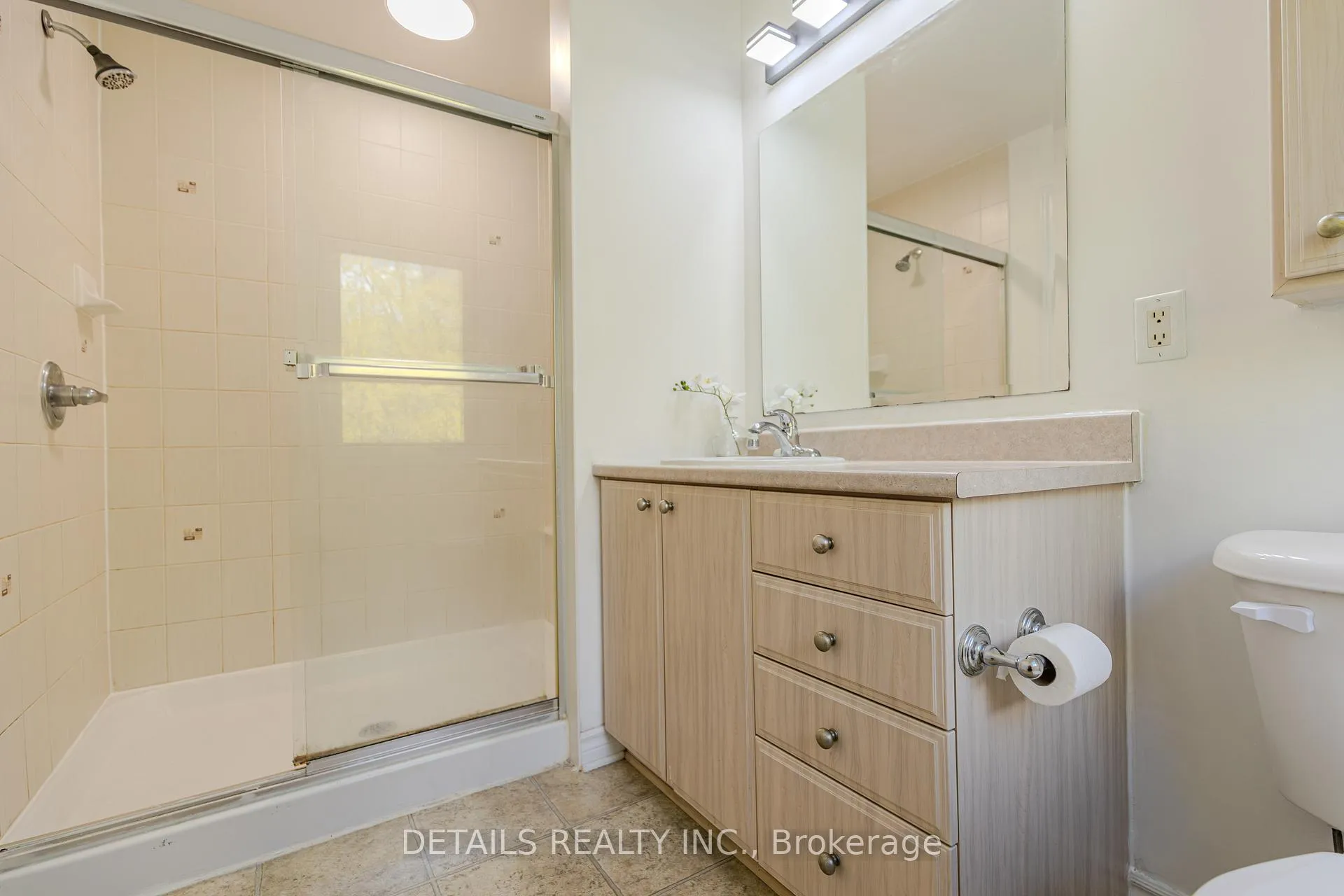 Photo 34 of 134 Tacom Circle, Ottawa, Barrhaven - Strandherd — HOMEH