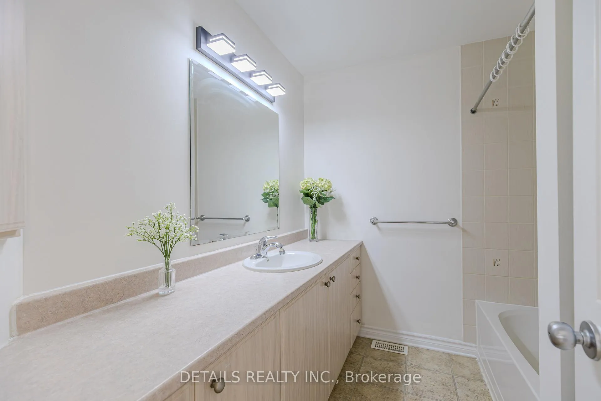 Photo 41 of 134 Tacom Circle, Ottawa, Barrhaven - Strandherd — HOMEH