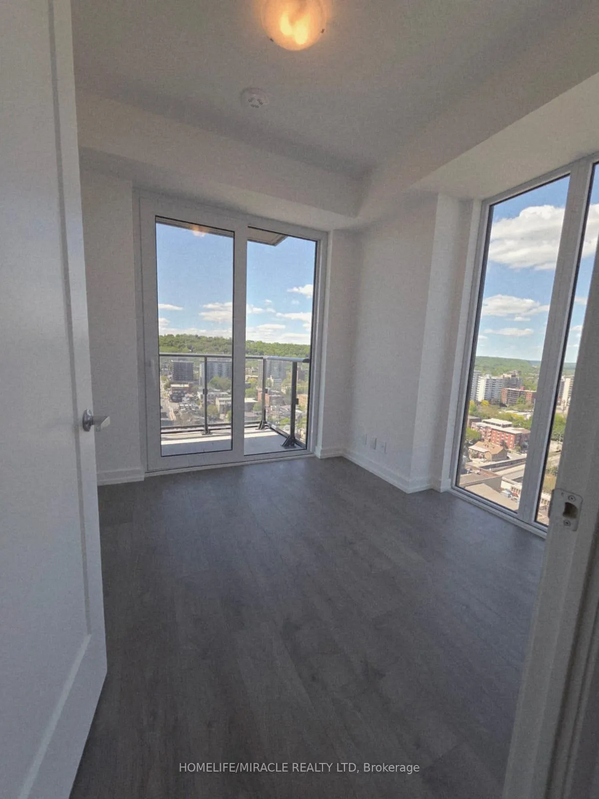 Photo 4 of Unit 2214, 75 James Street, Hamilton, Corktown — HOMEH