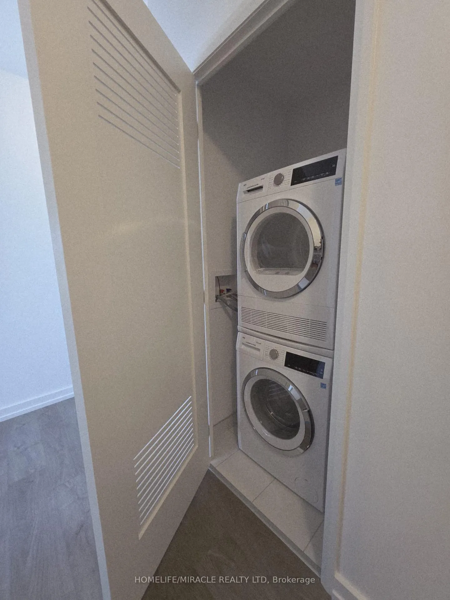 Photo 8 of Unit 2214, 75 James Street, Hamilton, Corktown — HOMEH