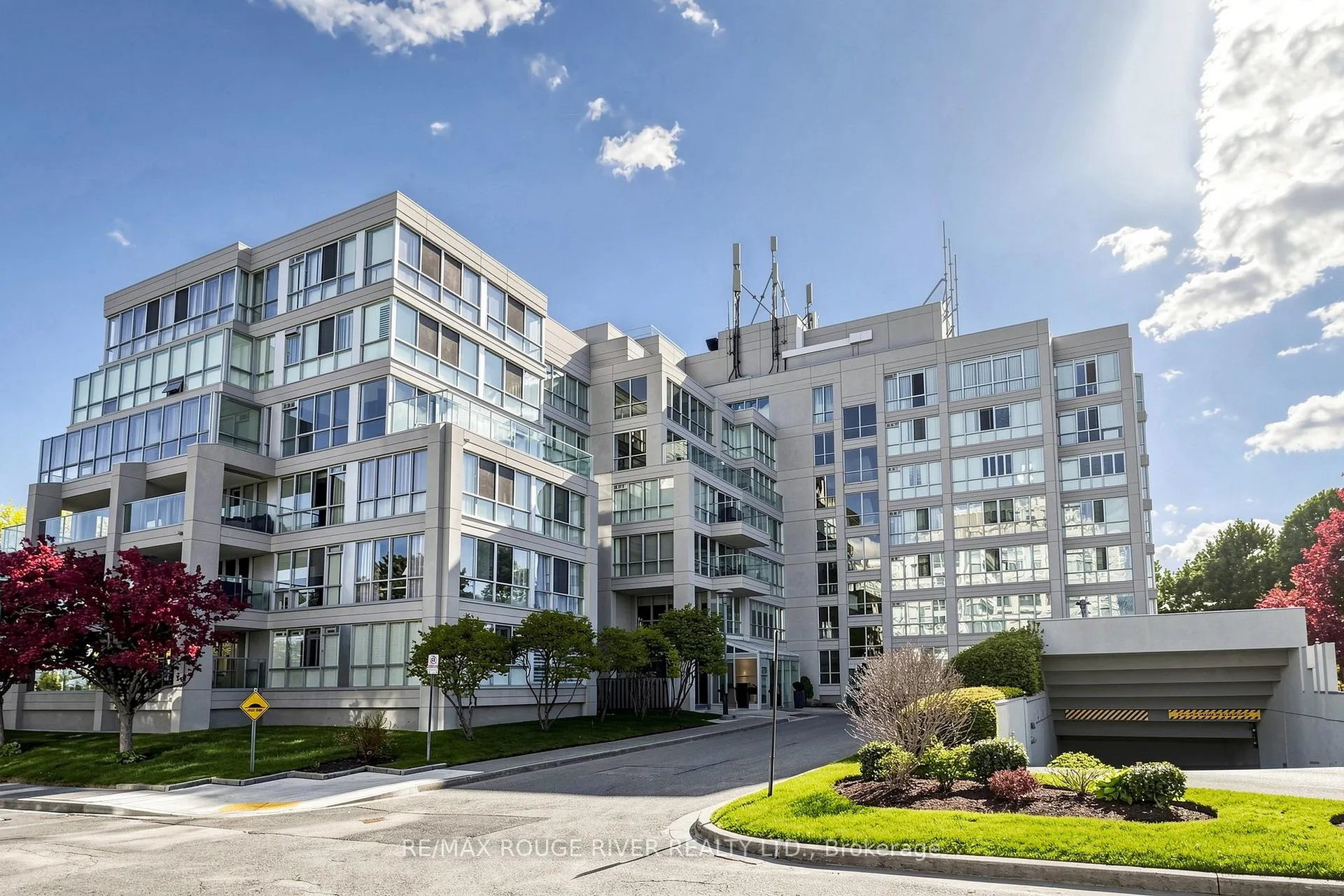 Photo 3 of Unit 402, 70 Cumberland Lane, Ajax, South West — HOMEH