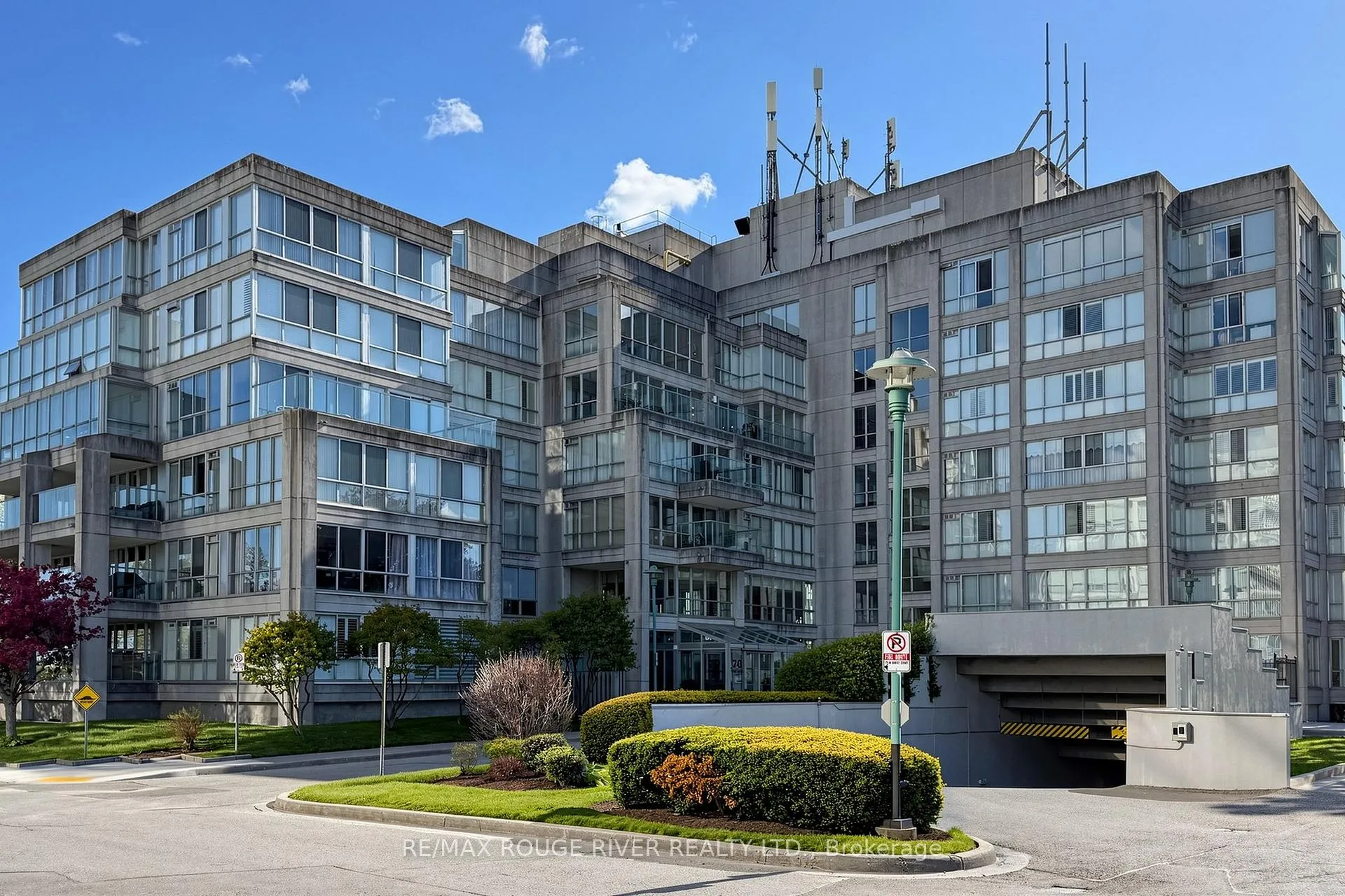Photo 4 of Unit 402, 70 Cumberland Lane, Ajax, South West — HOMEH