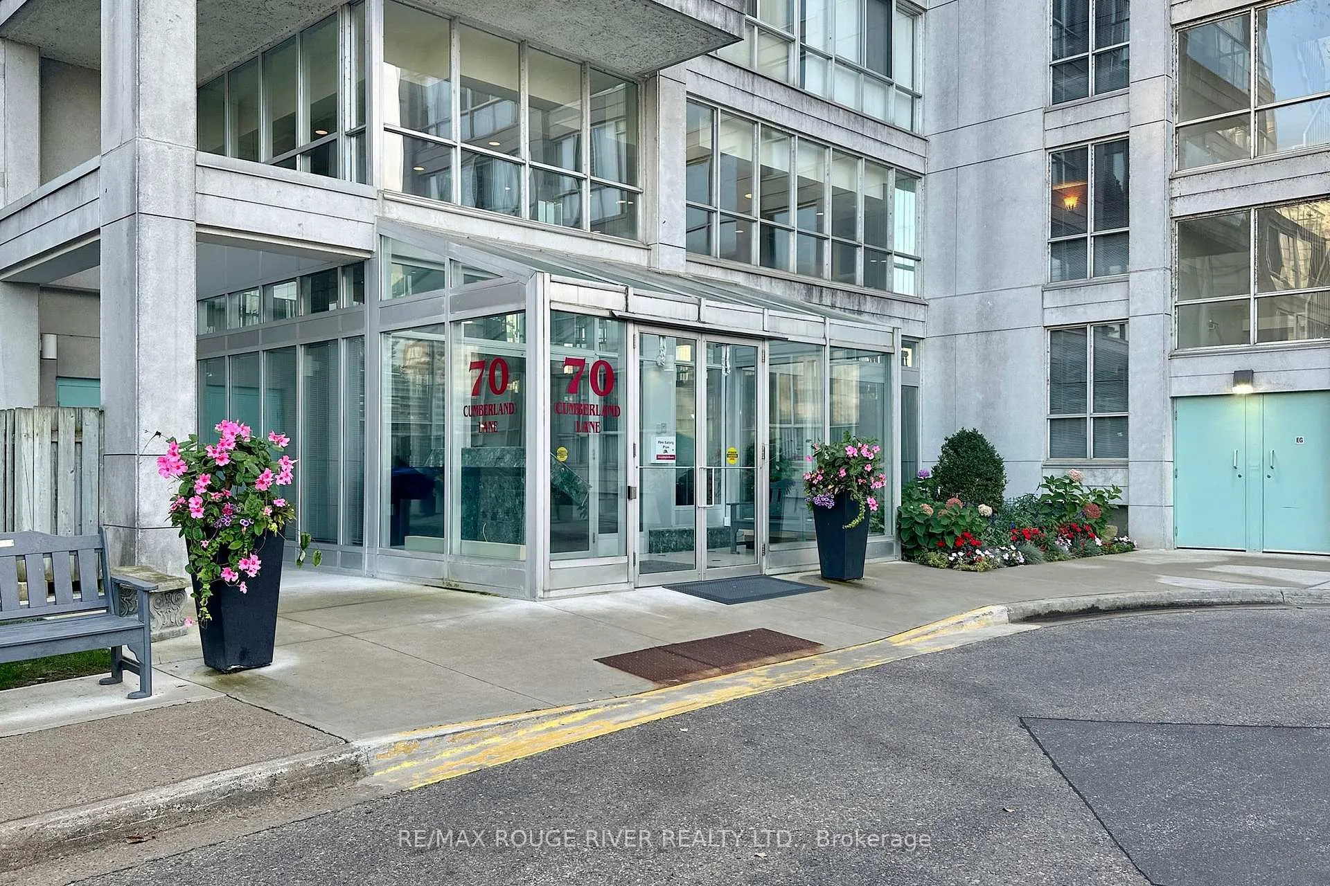 Photo 5 of Unit 402, 70 Cumberland Lane, Ajax, South West — HOMEH