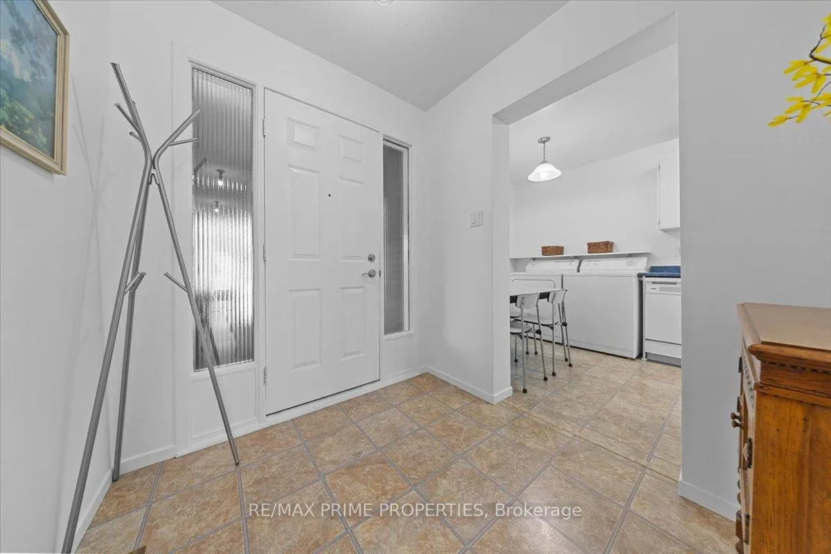 Photo 3 of 1121 St Emmanuel Terrace, Ottawa, Convent Glen North — HOMEH