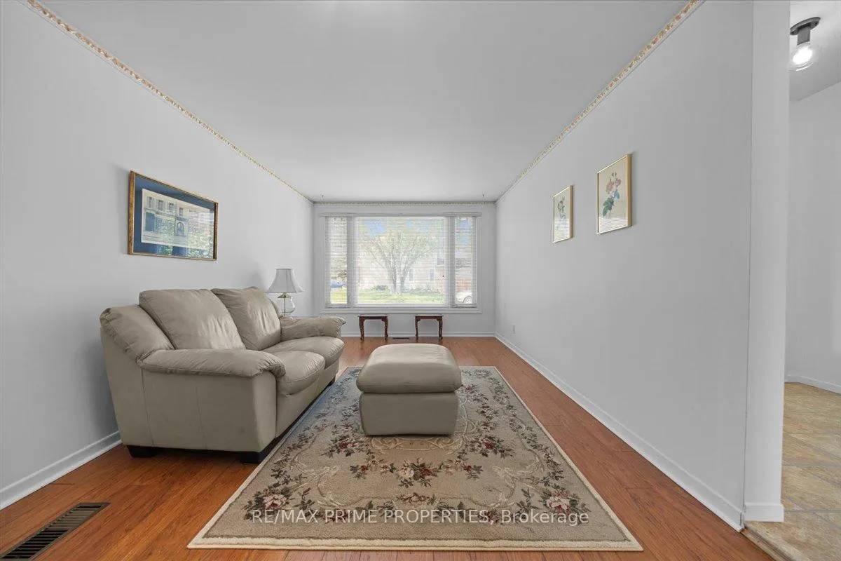 Photo 7 of 1121 St Emmanuel Terrace, Ottawa, Convent Glen North — HOMEH
