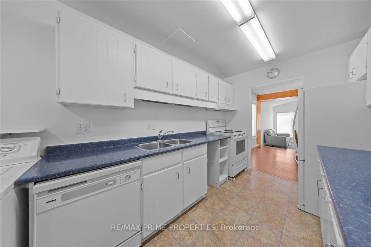 Photo 8 of 1121 St Emmanuel Terrace, Ottawa, Convent Glen North — HOMEH