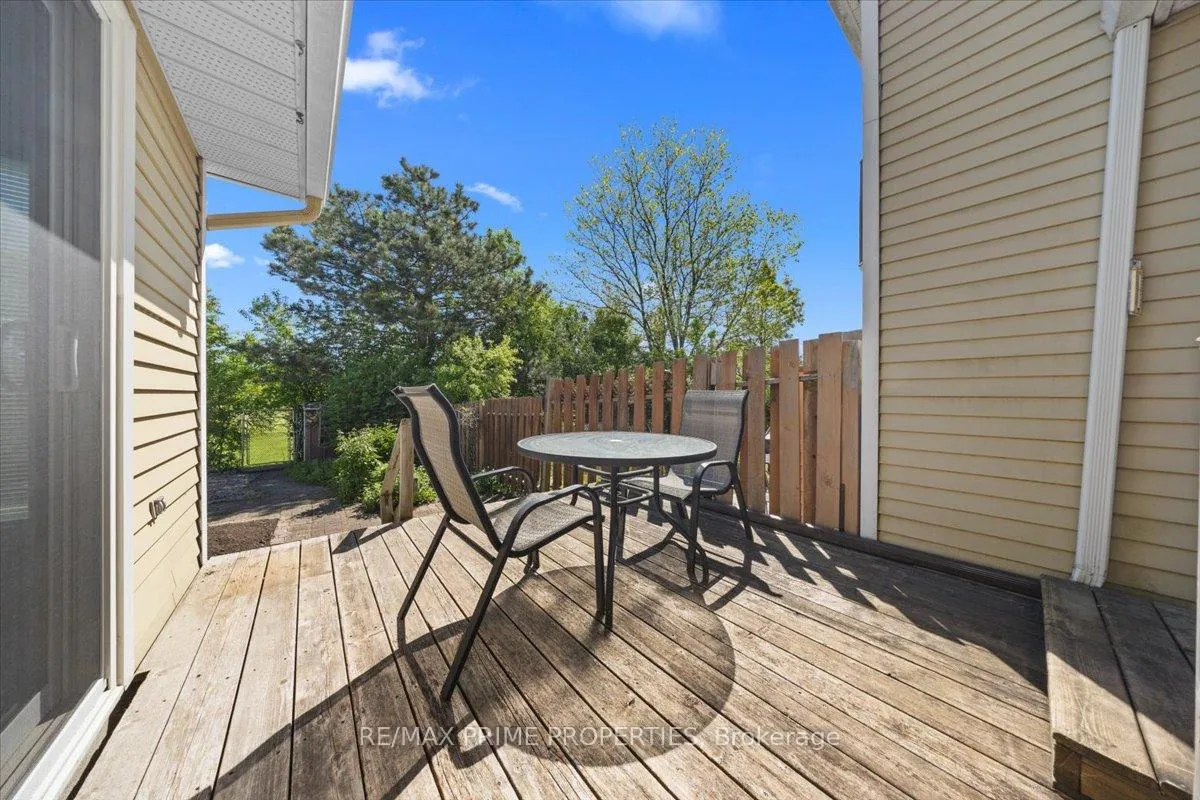 Photo 37 of 1121 St Emmanuel Terrace, Ottawa, Convent Glen North — HOMEH